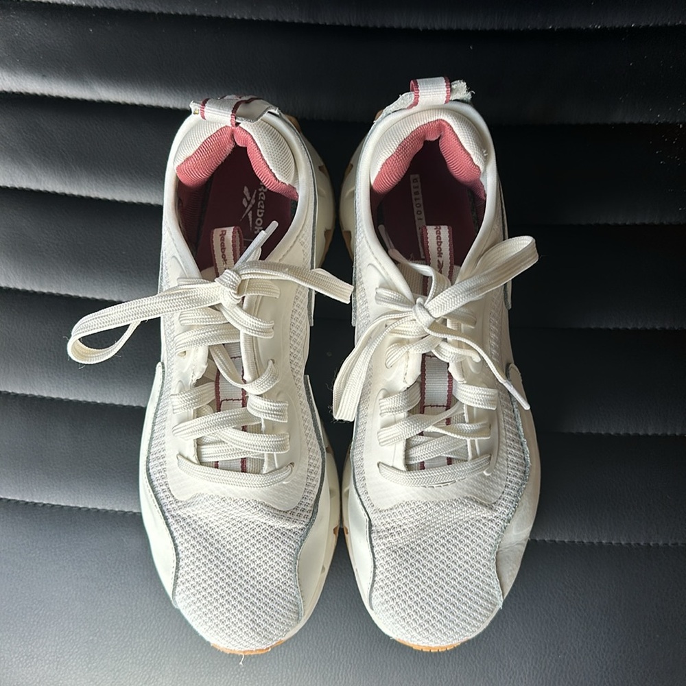 Reeboks - Picture 2 of 9